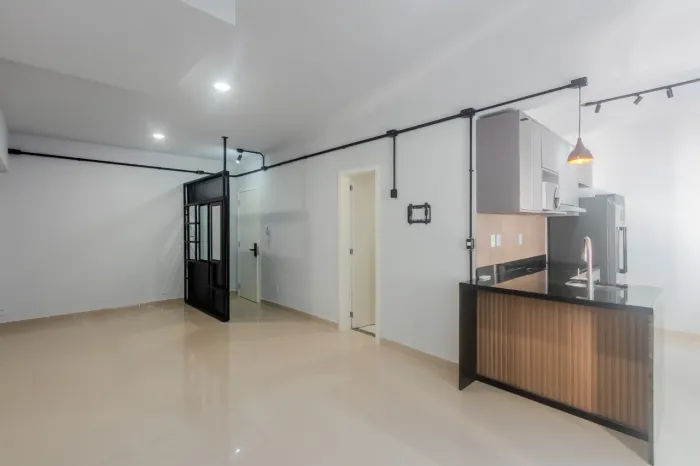 Excelente studio semimobiliado, no bairro Moinhos de Vento em Porto Alegre.