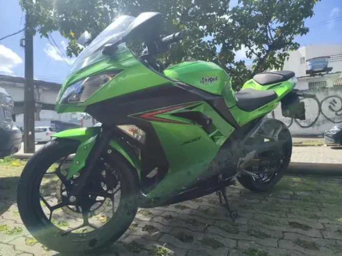 KAWASAKI NINJA 300 CC UNICO DONO (EA)