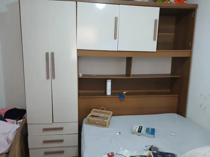 Guarda roupa grade de cama