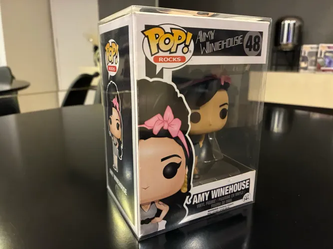 Funko Pop Rocks - Amy Winehouse 48 - NOVO
