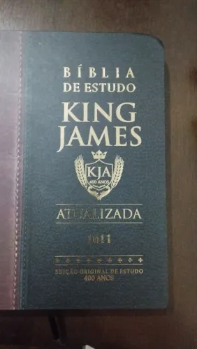 Bíblia de estudo gigante