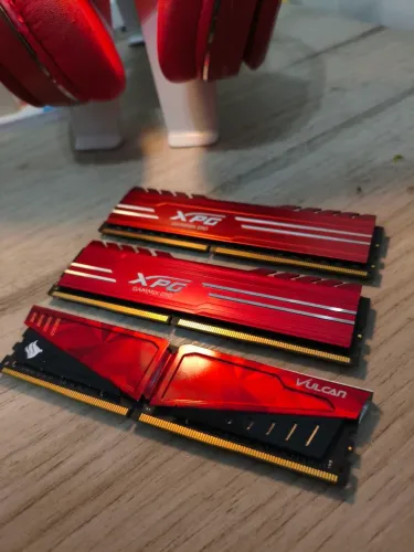3 Pentes de memória RAM DDR4 8GB