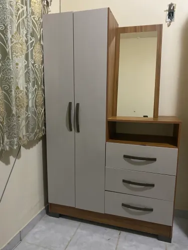 Guarda roupa 2 portas com cômoda e espelho