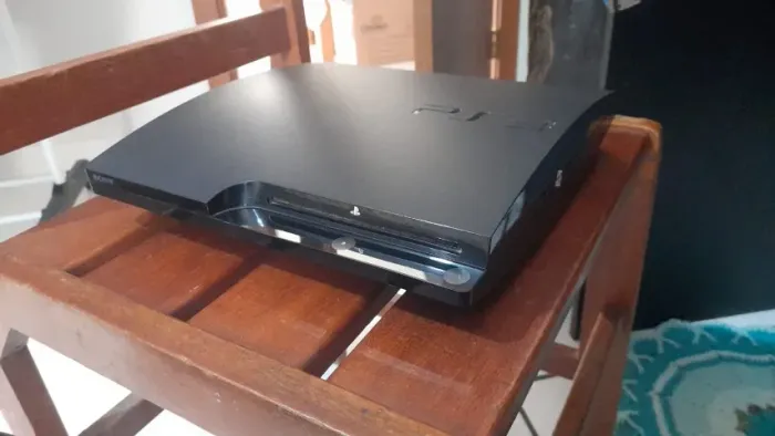 Playstation 3 slim 500Gb HD + 6 jogos