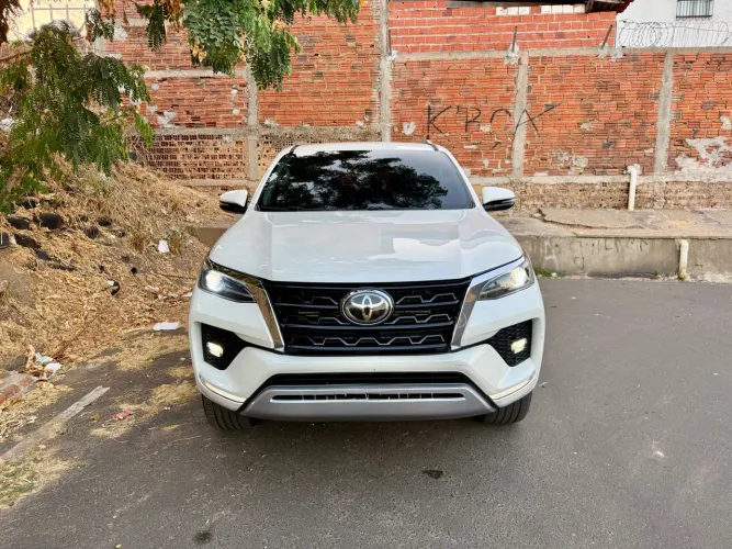 Toyota Hilux SW4 SRX 4X4 2.8 TDI 16V Dies. Aut. 2021