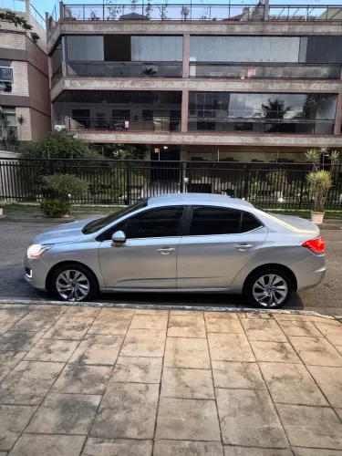 Alugo Uber black para motorista de aplicativo 99 Plus confort