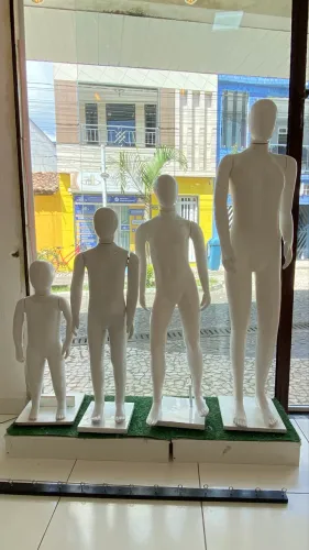 Manequins infantil e juvenil
