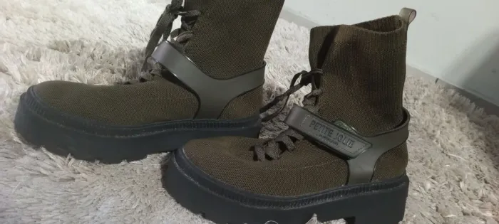Bota Coturno Petite Jolie Off Boot Knit Verde Oliva - Tamanho 38