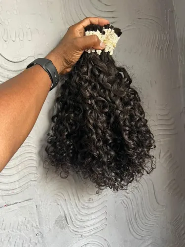 Cabelo cacheado indiano