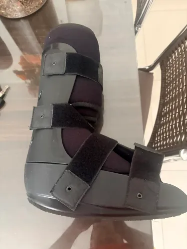 Vendo uma bota ortopédica 