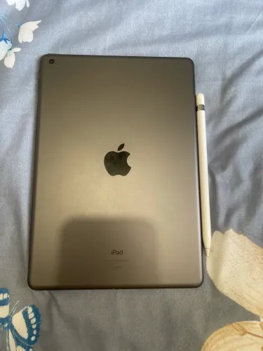 iPad 7 + Apple Pencil