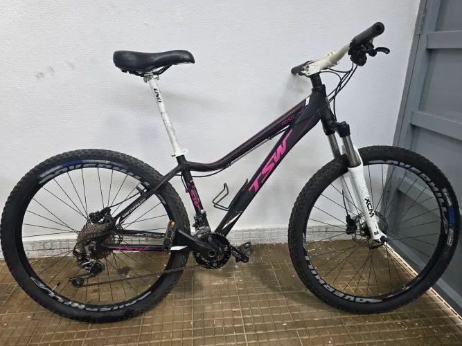 Bicicleta MTB TSW Posh Aro 27,5 Vzan - Shimano Deore 20v - Quadro 15