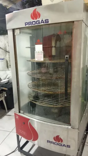 Frangueira a Gás. Máquina de frangos a gás Progás, forno multiuso com capacidade para 70kg