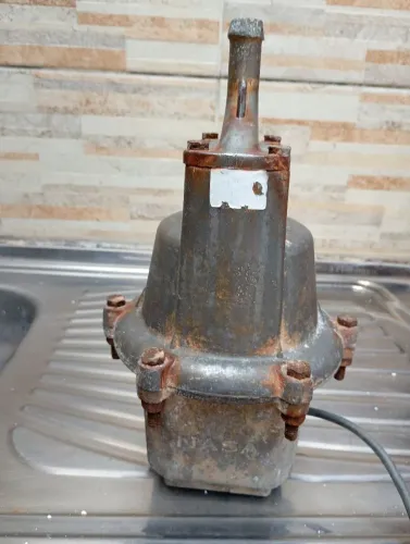 Bomba d'água submersa
