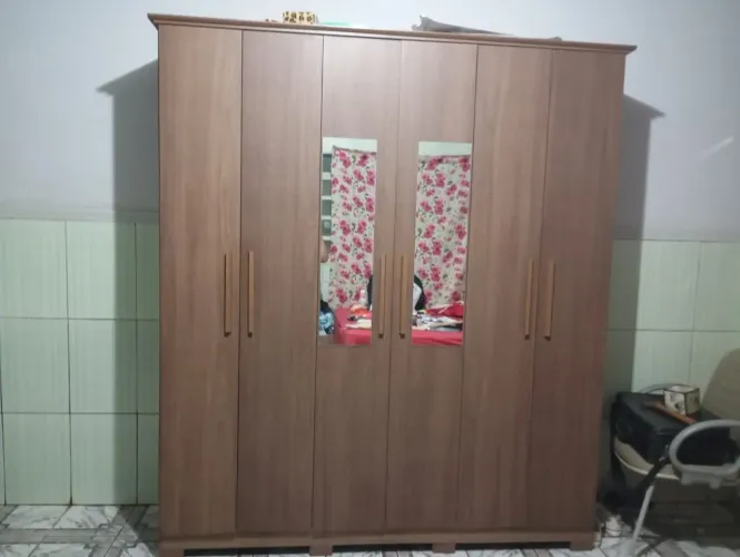 GUARDA ROUPA, SEMI NOVO.
