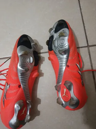 Chuteira lançamento puma