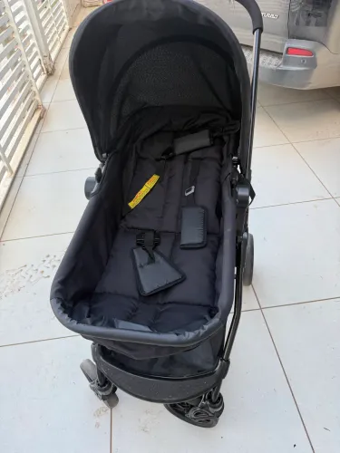 Vendo carrinho de bebê