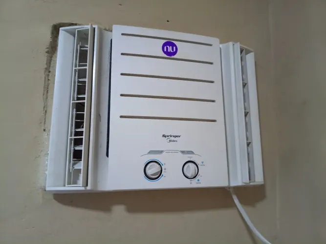 Vende-se Ar-condicionado 7.500 BTUs Caixa 