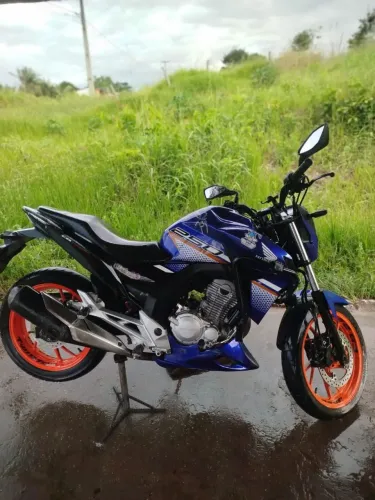 Vendo ou do de entrada numa 600 cc