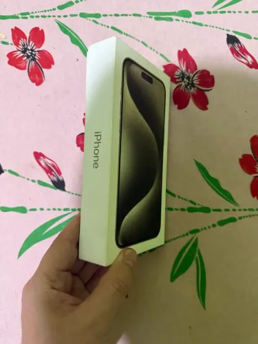 iPhone 15 pro max 256 Bateria 87%