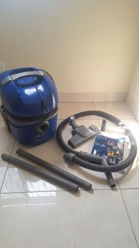 Aspirador de Pó e Água Electrolux Flex 1400W (Completo com Acessórios e 2 Sacos Extras)