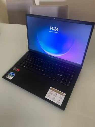 Asus vivobook Go15 Ryzen 5 7520U 8GB RAM 512GB