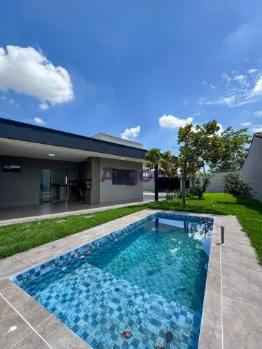 Casa 3 Quartos 1 suíte no Bairro Independência!