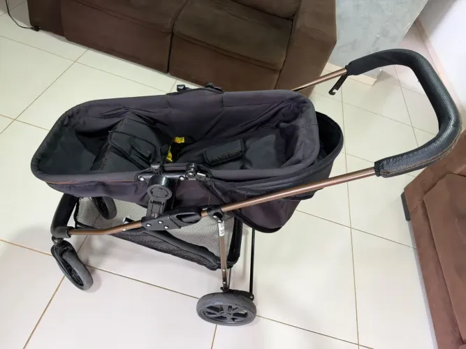carrinho e bebê conforto Moisés