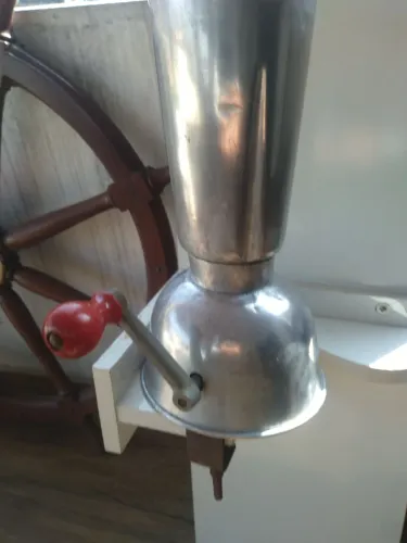 Liquidificador antigo raridade perfeito p colecionadores ou decoração envio p conta do 