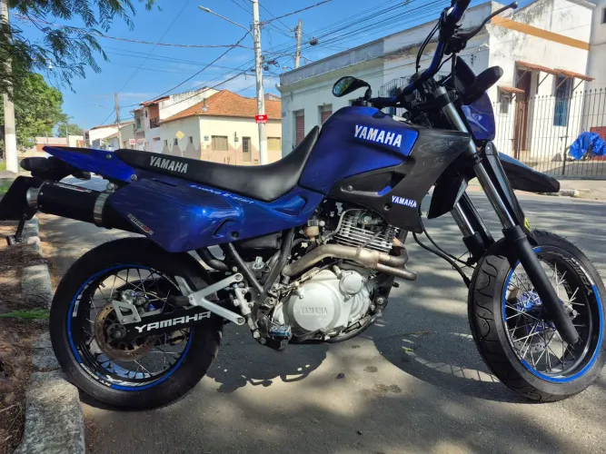 XT600 E ESTILO MOTARD
