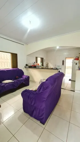 CASA À VENDA NO SETOR ESTRELA DALVA GOIÂNIA/GO.
