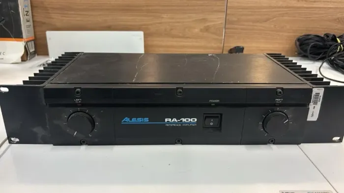 Amplificador de Potência Alesis RA-100 100w Preto (Usado)