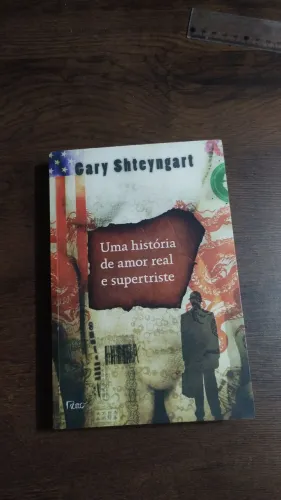 Livro: "Uma história de amor real e supertriste"