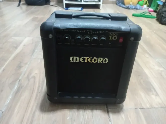 Amplificador meteoro MG10