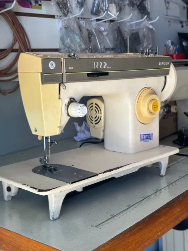 Máquina de costura doméstica singer 964