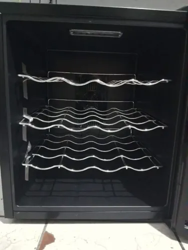 Adega de Vinho / Frigobar