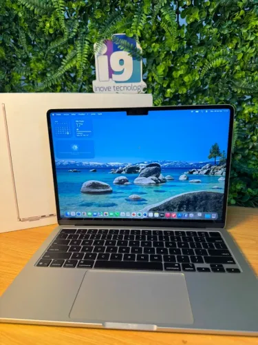 MacBook Air 2025 A3240 Chip M4 Starlight 16GB RAM 256GB SSD 86 ciclos de bateria