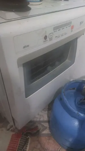 Vendo uma macna de lavar louça