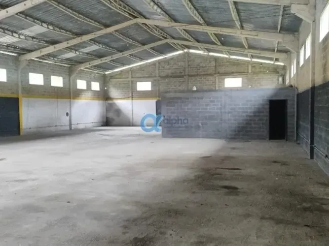 Excelente Galpão para Locação - 460m², Pé Direito Alto - Itaipava - Petrópolis/RJ