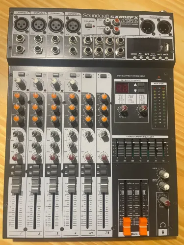 Mesa de som Soundcraft SX802FX USB 8 canais