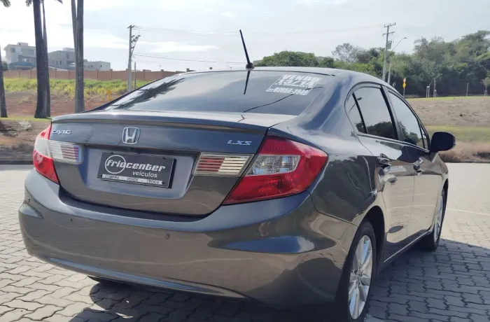 Honda Civic Sedan LXS 1.8/1.8 Flex 16V Aut. 4P 2014