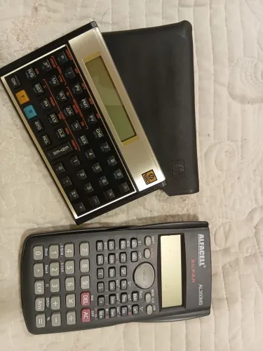 Calculadora financeira Hp12C e Calculadora científica de brinde