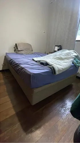 Bau queen + colchão queen