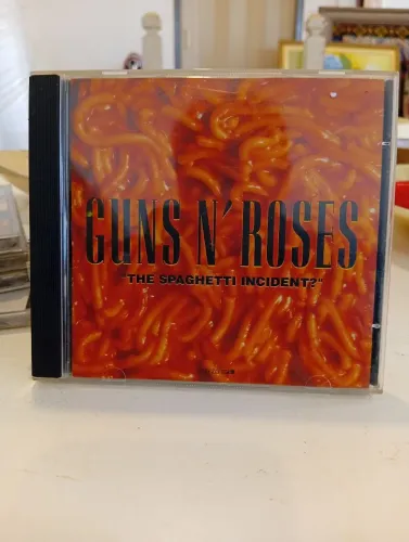 CD Guns n' roses the spagjetti incident?