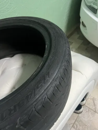 PNEU DELINTE R17 225/45 EM ÓTIMO ESTADO