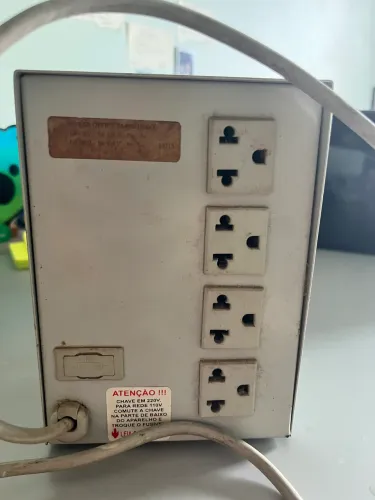Estabilizador Force Line Office Gold 4 Tomadas 110/220V