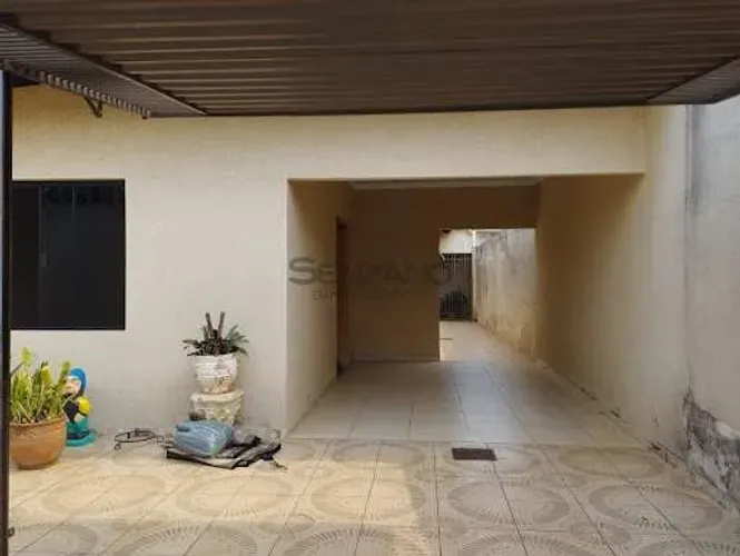 Casa no Bairro Sto Antônio c/ edícula por apenas R$490 mil