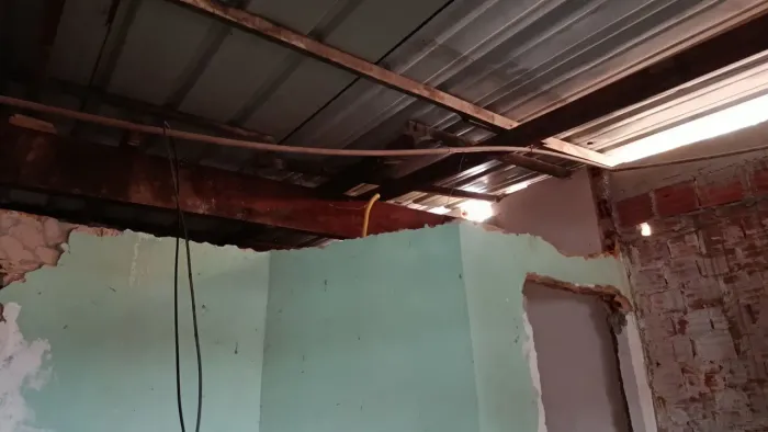 Procura-se ajudante de pedreiro em caj. 8
