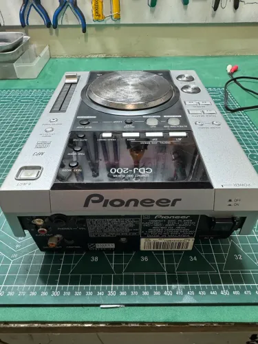CDJ 200 Pioneer - não funciona só retirada de peças