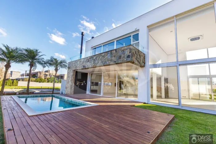 Casa em Condominio em sans souci com 385.9 m² , 4 quarto(s) , 4 suíte(s) , 4 vaga(s).